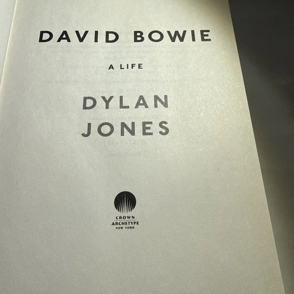 David Bowie A Life by Jones, Dylan 1st Edition HCDJ WITHDRAWN LIBRARY BOOK - Picture 10 of 14
